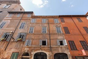 Via Giulia Apartments