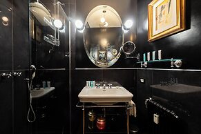 Via Giulia Apartments