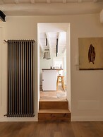 Via Giulia Apartments