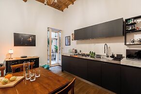 Via Giulia Apartments