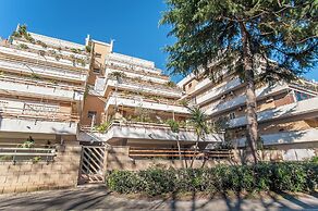 Eur Luminous And Large Family Terrace Apartment 