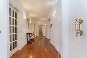 Eur Luminous And Large Family Terrace Apartment 