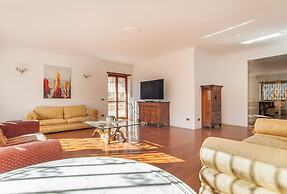 Eur Luminous And Large Family Terrace Apartment 
