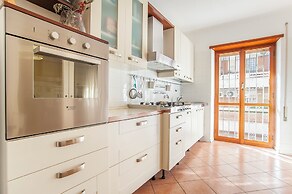 Eur Luminous And Large Family Terrace Apartment 