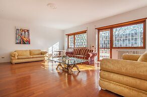 Eur Luminous And Large Family Terrace Apartment 