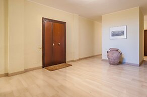 Eur Luminous And Large Family Terrace Apartment 