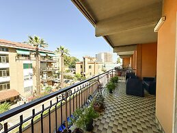 Luminous 2Br Family Apartment In Residential Area 