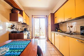 Luminous 2Br Family Apartment In Residential Area 