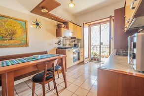 Luminous 2Br Family Apartment In Residential Area 