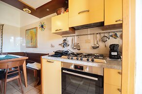 Luminous 2Br Family Apartment In Residential Area 