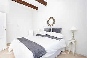 Spanish Steps Apartments