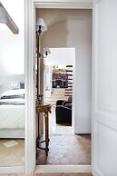 Spanish Steps Apartments