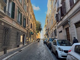 Spanish Steps Apartments