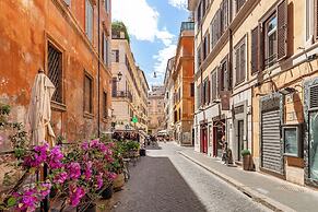 Spanish Steps Apartments