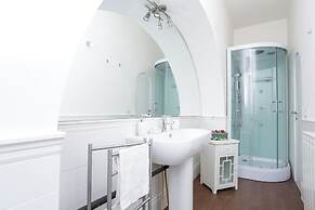 Spanish Steps Apartments