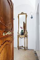 Spanish Steps Apartments