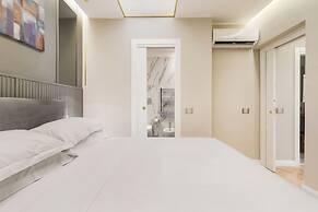 Spanish Steps Apartments