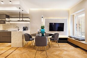 Spanish Steps Apartments