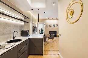 Spanish Steps Apartments