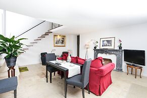 Spanish Steps Apartments