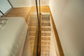 Spanish Steps Romantic Nest With Balcony