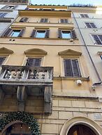 Spanish Steps Romantic Nest With Balcony
