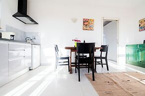 St. John Basilica Lovely Tower Apartment 