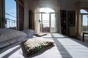 St. John Basilica Lovely Tower Apartment 