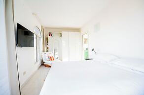 St. John Basilica Lovely Tower Apartment 