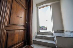 St. John Basilica Lovely Tower Apartment 