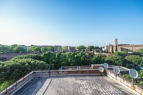 St. John Basilica Lovely Tower Apartment 