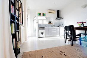 St. John Basilica Lovely Tower Apartment 