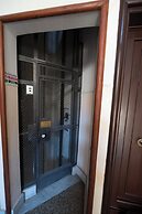 Testaccio Luminous And Large Apartment