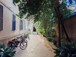 Vatican Beautiful 2Br Apartment 