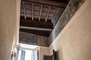 Wonderful Apartment With Balcony In Piazza Margana