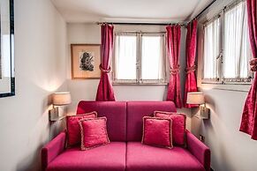 Wonderful Apartment With Balcony In Piazza Margana