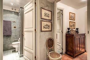 Wonderful Apartment With Balcony In Piazza Margana