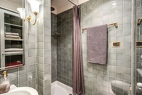 Wonderful Apartment With Balcony In Piazza Margana