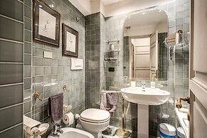 Wonderful Apartment With Balcony In Piazza Margana