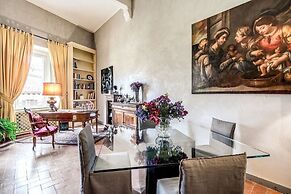 Wonderful Apartment With Balcony In Piazza Margana