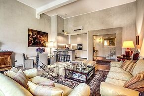 Wonderful Apartment With Balcony In Piazza Margana