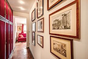 Wonderful Apartment With Balcony In Piazza Margana