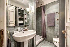 Wonderful Apartment With Balcony In Piazza Margana