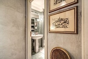 Wonderful Apartment With Balcony In Piazza Margana