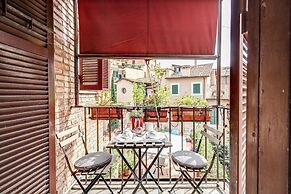 Wonderful Apartment With Balcony In Piazza Margana
