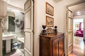 Wonderful Apartment With Balcony In Piazza Margana