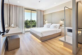 Castelo Suites Hotel