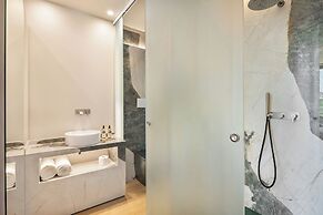 Castelo Suites Hotel