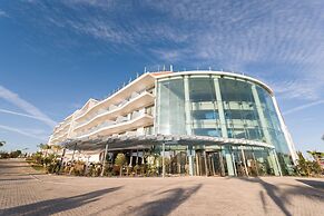 Castelo Suites Hotel