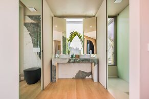Castelo Suites Hotel